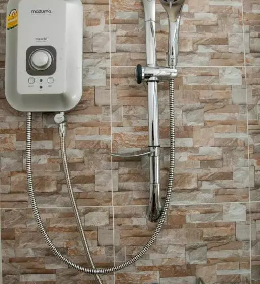 Phant At Thalang Service Apartment