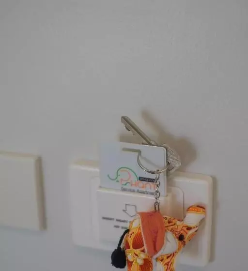 Phant At Thalang Service Apartment