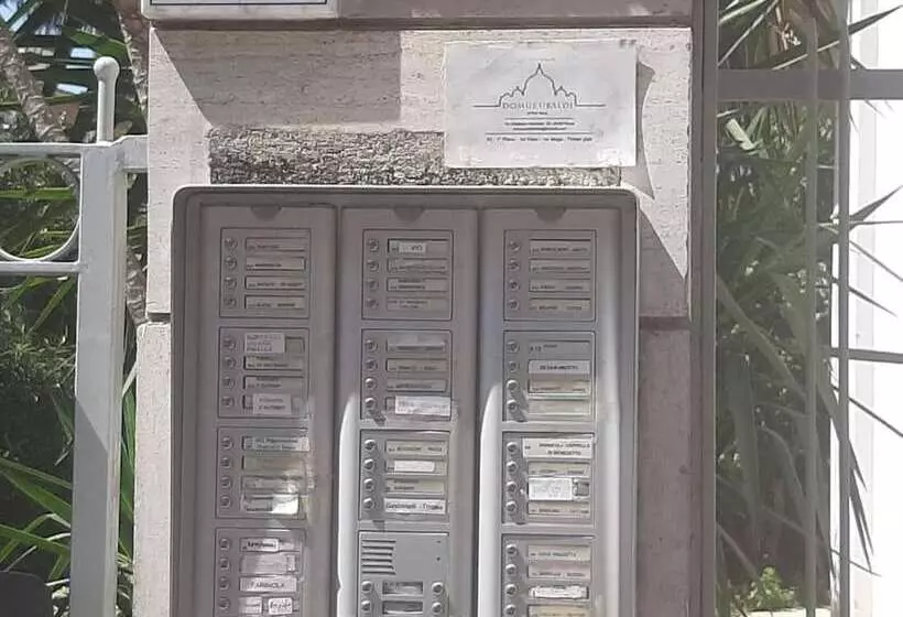 تختخواب و صبحانه Beb Domus Ubaldi