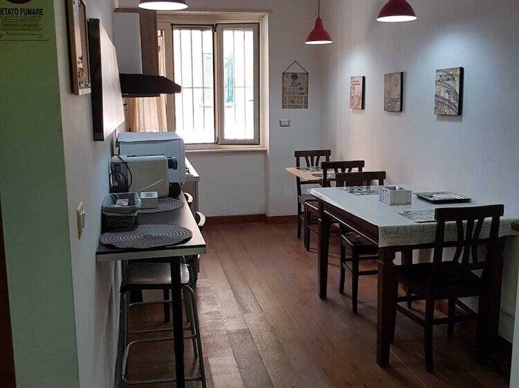 تختخواب و صبحانه Beb Domus Ubaldi