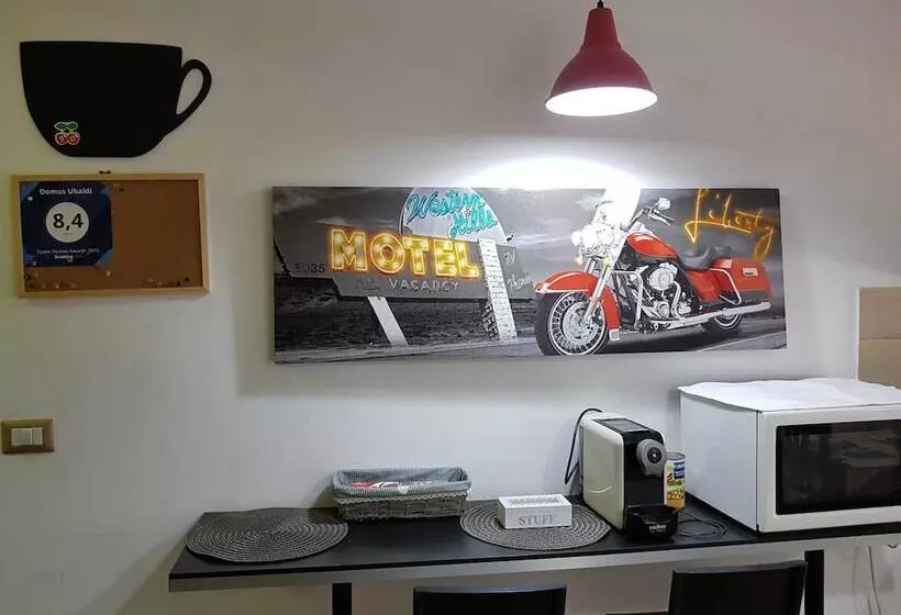 تختخواب و صبحانه Beb Domus Ubaldi