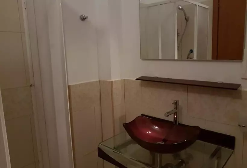 تختخواب و صبحانه Beb Domus Ubaldi