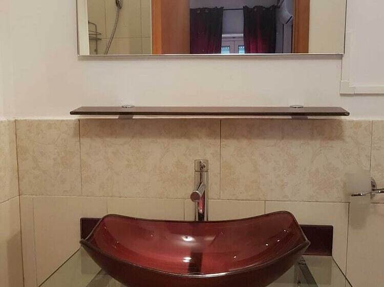 تختخواب و صبحانه Beb Domus Ubaldi