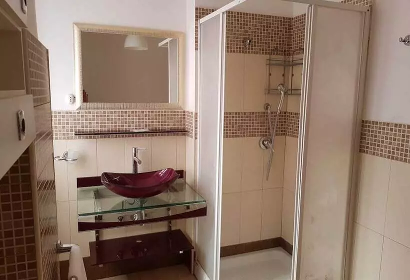 تختخواب و صبحانه Beb Domus Ubaldi