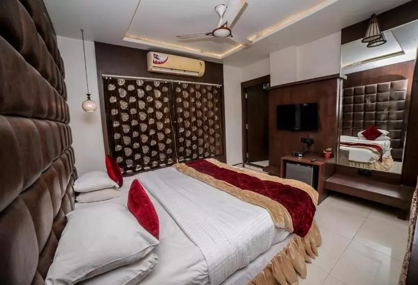هتل Mk Vivanta