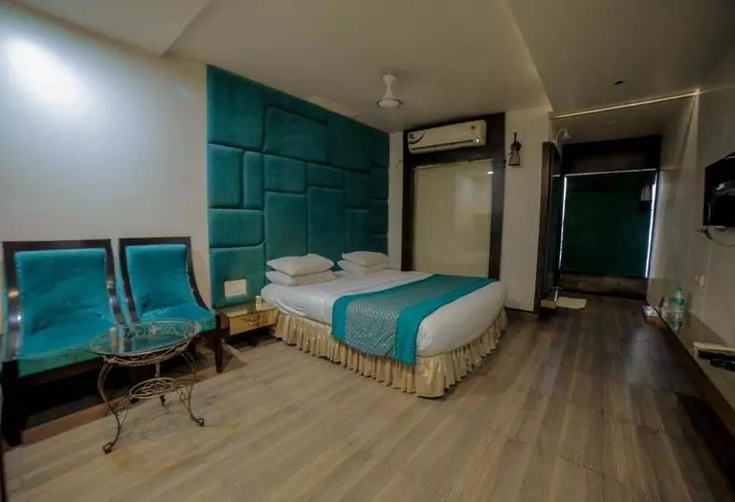 هتل Mk Vivanta