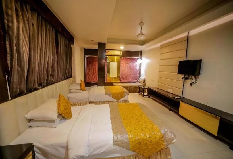 هتل Mk Vivanta
