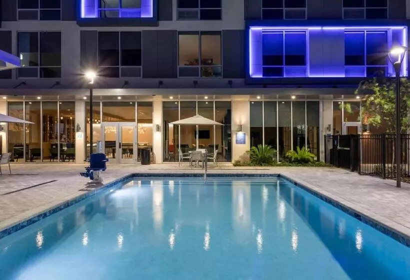 Hotelli Tryp By Wyndham Orlando