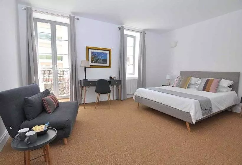 Majatalo Les Tourelles