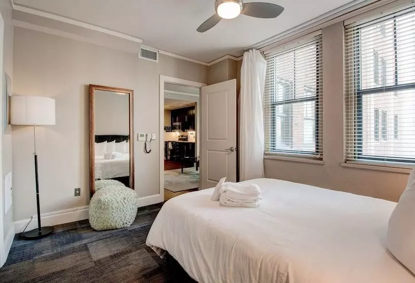 Pickwick  Cozy Dt Apts With Gym & Pool By Zencity