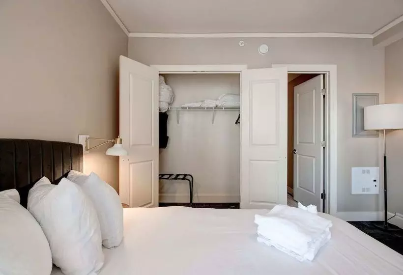 Pickwick  Cozy Dt Apts With Gym & Pool By Zencity