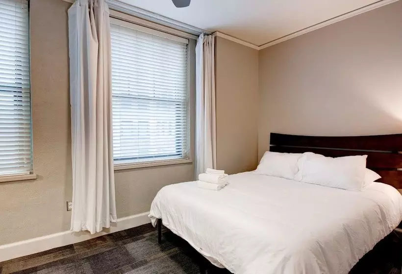 Pickwick  Cozy Dt Apts With Gym & Pool By Zencity