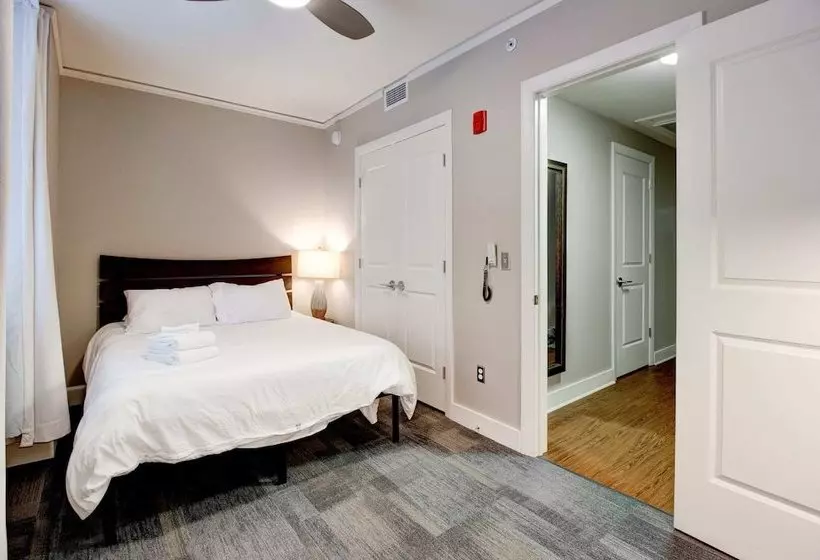 Pickwick  Cozy Dt Apts With Gym & Pool By Zencity