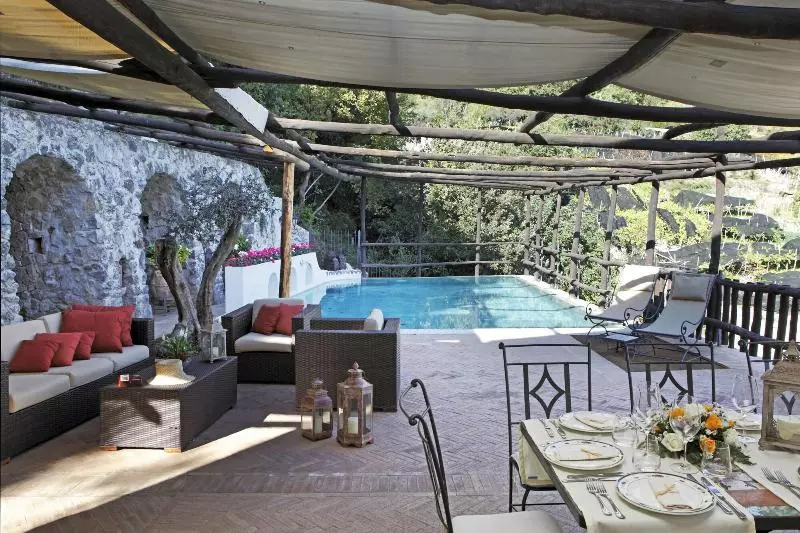 مسافرخانه Villa Alba D Oro Historic Luxury Villa
