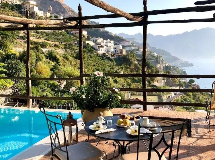 مسافرخانه Villa Alba D Oro Historic Luxury Villa