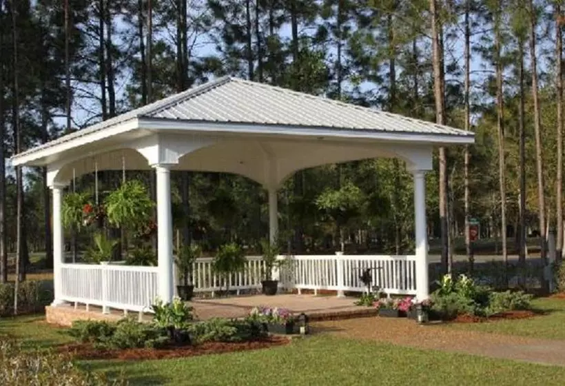 Hotelli Blueberry Plantation Golf Resort