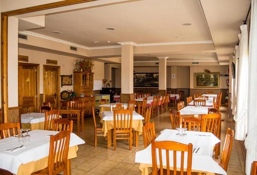 El Roble Hotel Restaurante