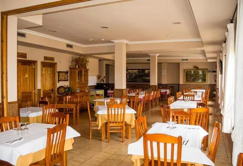 El Roble Hotel Restaurante