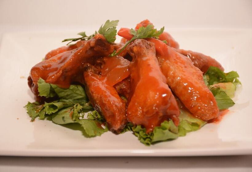 هتل Room In Lodge The Golf Prince