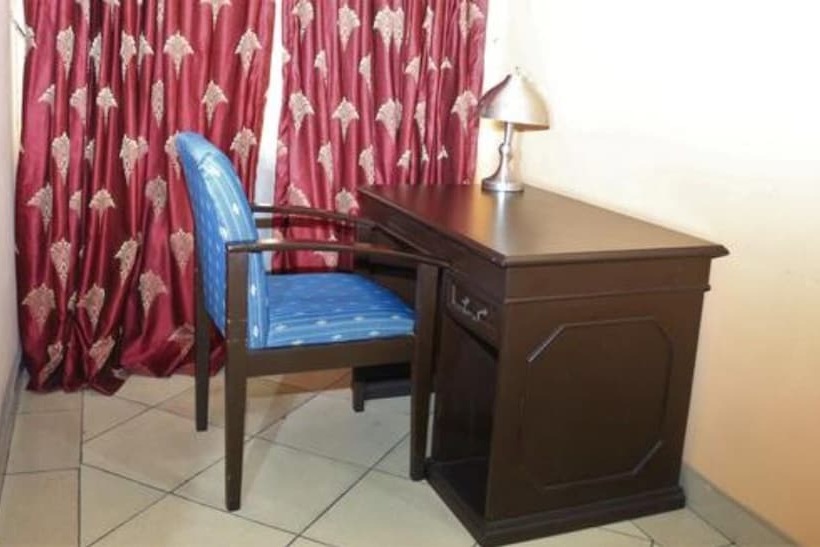 هتل Room In Lodge The Golf Prince