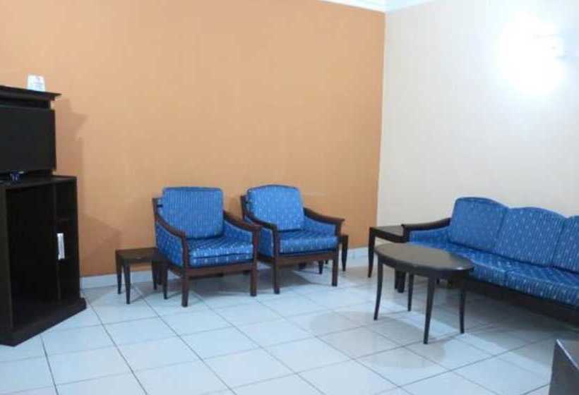 هتل Room In Lodge The Golf Prince