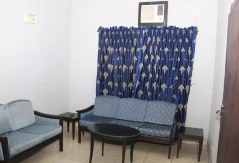 هتل Room In Lodge   The Golf Prince