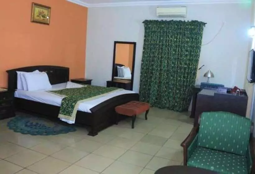 هتل Room In Lodge   The Golf Prince