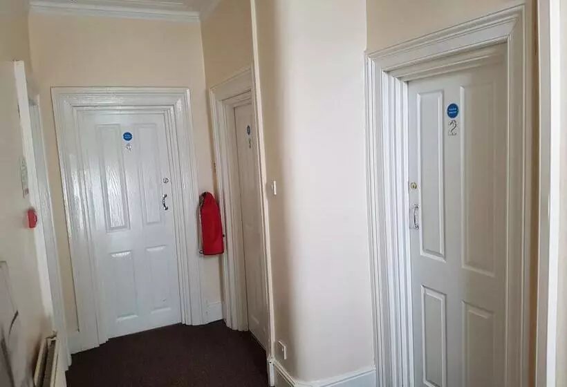 Majatalo Alexandra House