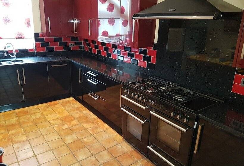 Pension Alexandra House