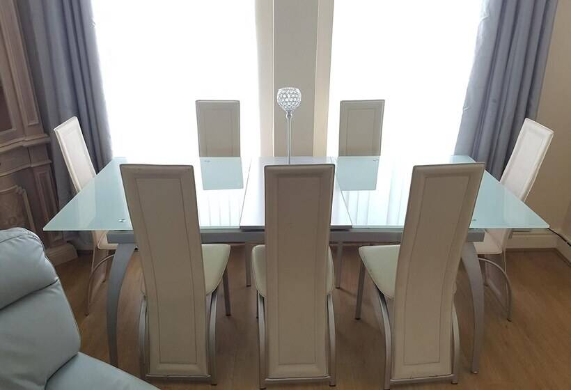 Pension Alexandra House