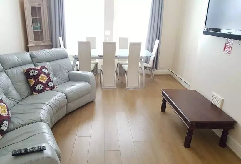 Majatalo Alexandra House