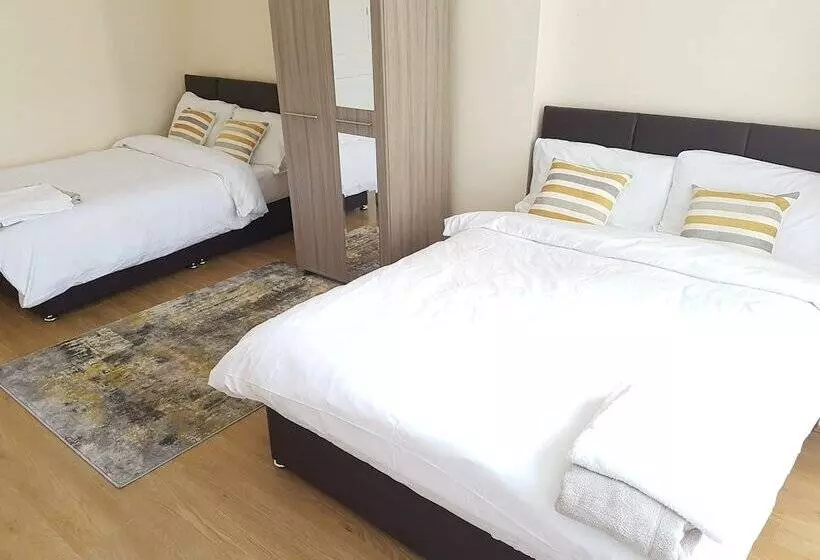 Majatalo Alexandra House