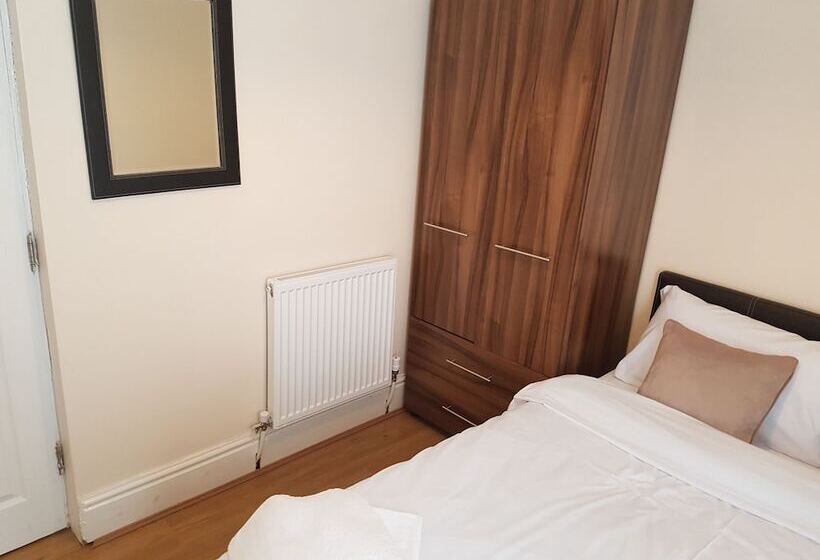 Pension Alexandra House