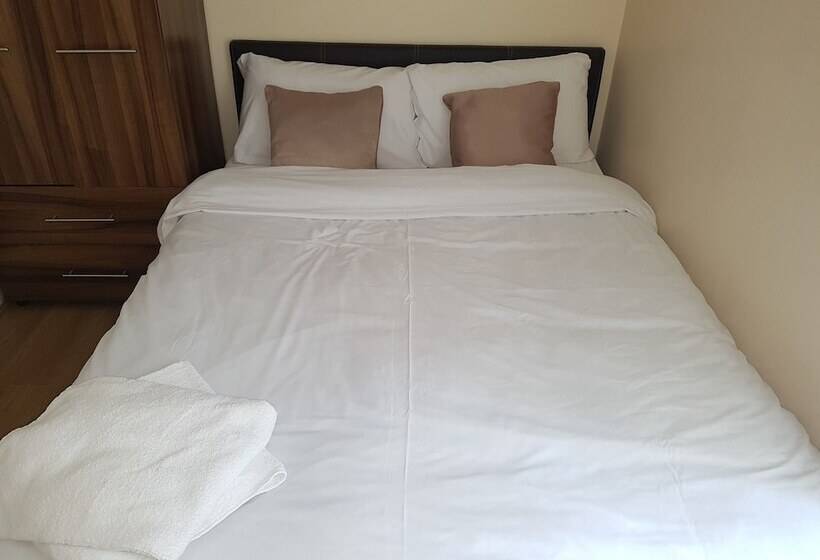 Pension Alexandra House