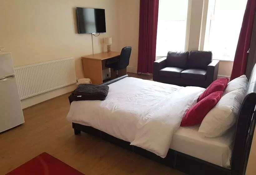 Majatalo Alexandra House