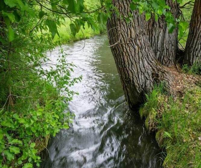 Sun Mountain Ranch Bunkhouse   Near Crater Lake