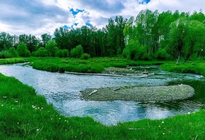Sun Mountain Ranch Bunkhouse   Near Crater Lake