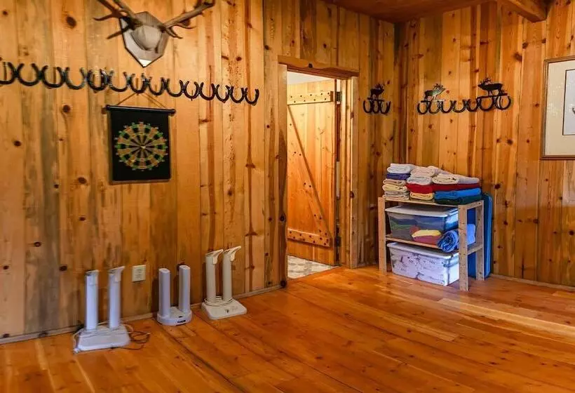 Sun Mountain Ranch Bunkhouse   Near Crater Lake