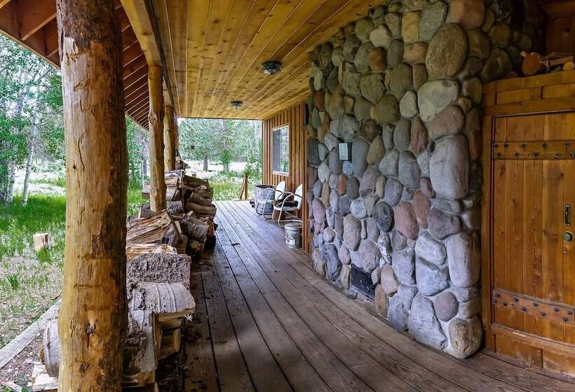 Sun Mountain Ranch Bunkhouse   Near Crater Lake