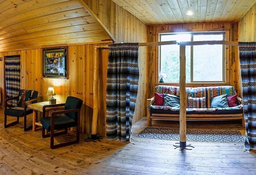 Sun Mountain Ranch Bunkhouse   Near Crater Lake