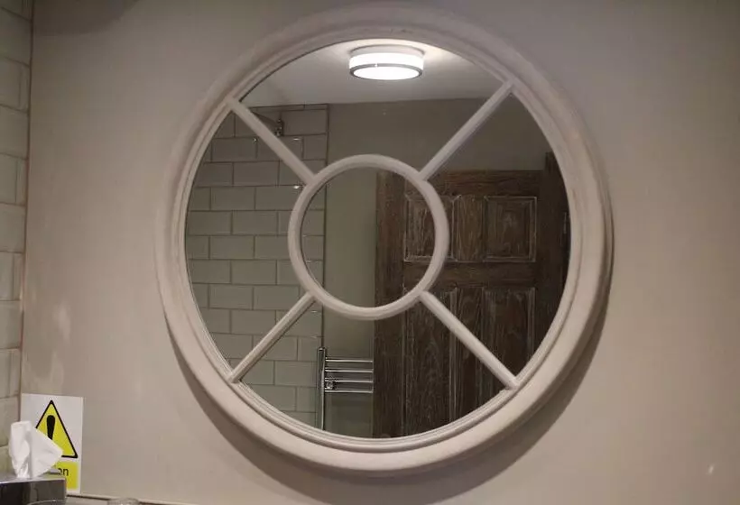 Aamiaismajoitus (B&B) Red Dragon Inn