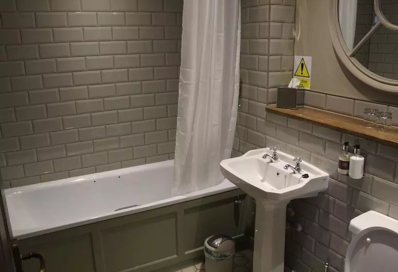 Aamiaismajoitus (B&B) Red Dragon Inn