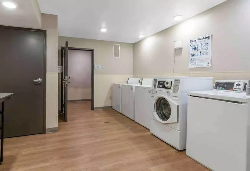 Hotelli Extended Stay America Select Suites  Louisville  Airport