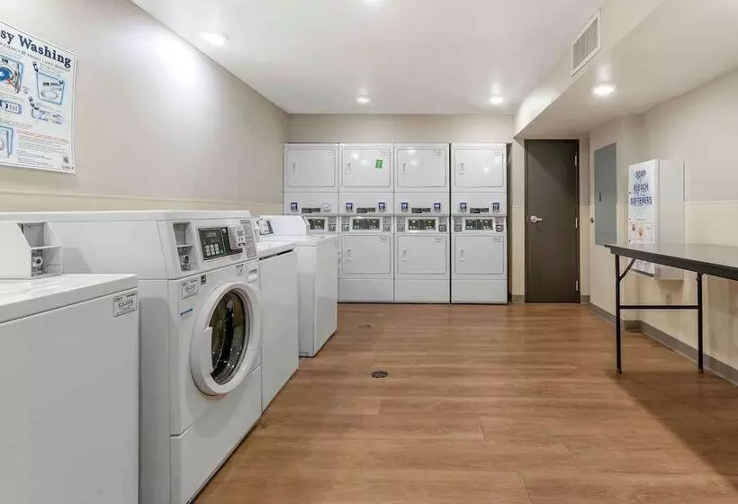 Hotelli Extended Stay America Select Suites  Louisville  Airport