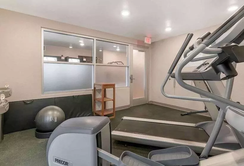 Hotelli Extended Stay America Select Suites  Louisville  Airport