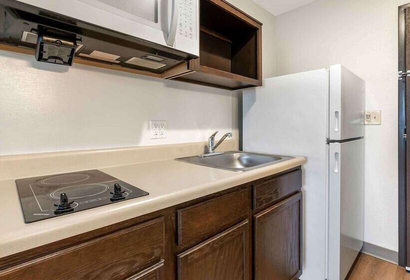 فندق Extended Stay America Select Suites  Louisville  Airport