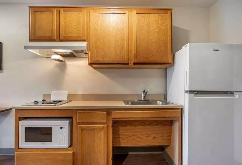 Hotelli Extended Stay America Select Suites  Louisville  Airport