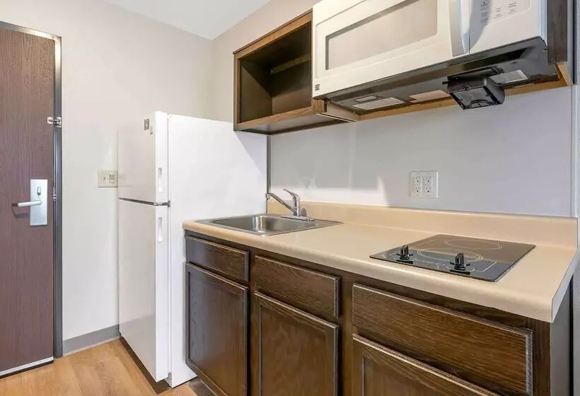 Hotelli Extended Stay America Select Suites  Louisville  Airport