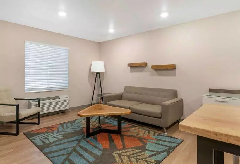 Hotelli Extended Stay America Select Suites  Louisville  Airport