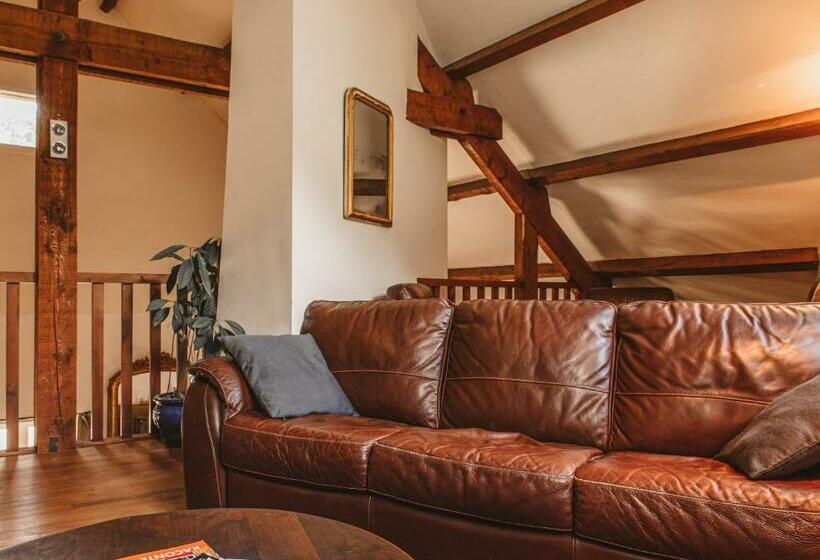 Общежитие La Petite Auberge De Virginie